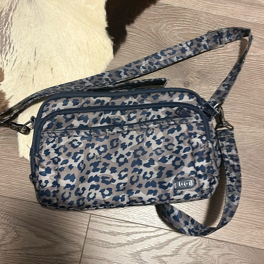 DID NOT SELL due to postal strike - Lug Scoop bag - leopard print